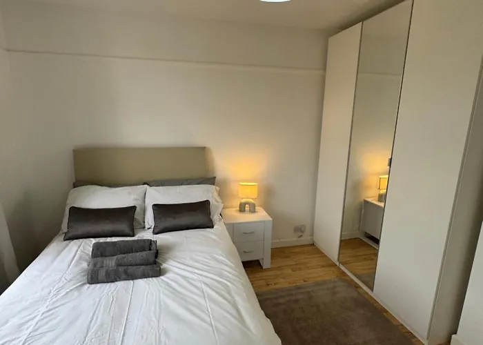 Elegant Estates Humble Abode Room 6